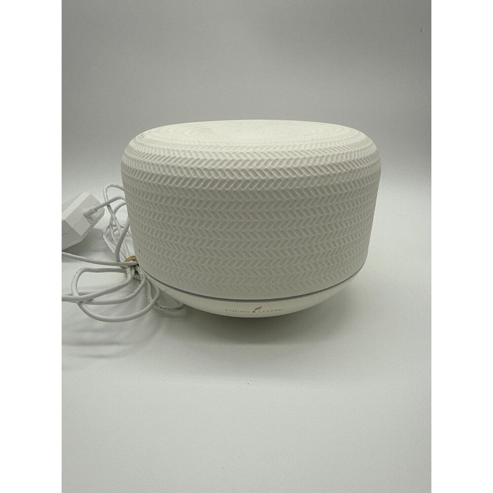 Young Living Macaron Ceramic Diffuser Textured Herringbone White Cream